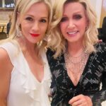 Jennie Garth Instagram - American Humane Hero Dog Awards the BEST Awards show I’ve ever been to… paws down🐾 Thank you @americanhumane @herodogawards 🩷 Breakers Hotel