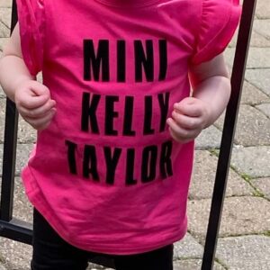 Jennie Garth Instagram - I think I’ve met my match! 
I tried so hard to win this little angel over, I mean she was named after Kelly Taylor so you’d think I’d be able to, but NOPE.  If nothing else I learned a few new dramatic acting chops🤣

 #mini #kellytaylor #drama #ichooseme