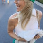 Jennie Garth Instagram - 5 - 0 baby! #flyeaglesfly @sofistadium @philadelphiaeagles