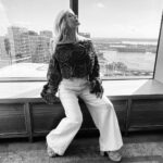 Jennie Garth Instagram – Someone recently said to me, “The sky is the limit”. I was immediately struck by how profoundly that landed for me. It has stayed with me for several weeks now and is still echoing in my mind. Even in the face of disappointment and fear, I will keep telling myself this.
I want you to remind yourself in your times of self doubt, with whatever you’re going thru, THE SKY IS THE LIMIT. There’s nothing you can’t do or make it thru.
I love you.
🖤JG
#theskyisthelimit #ichooseme Tampa, Florida
