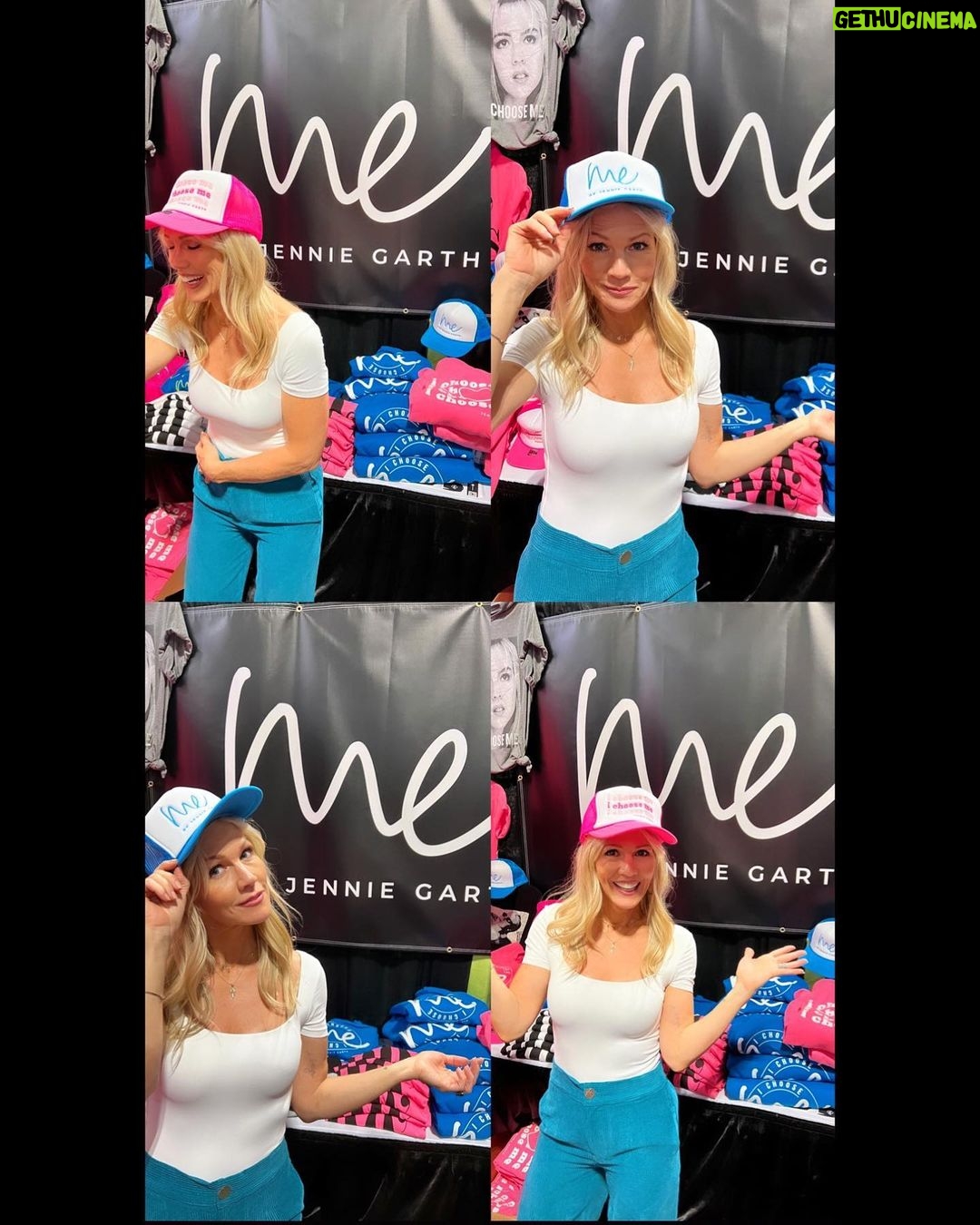 Jennie Garth Instagram - 90’s Con Day 1 DONE ✅ See you all tomorrow… 💛 #ichooseme #90scon
