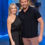Jennie Garth Instagram - Talk about a Throwback! 📼🛼📺🎞️☎️🎸💾 Don't miss a special episode of #BattleOfTheDecades tonight @ 9|8c with @chefbetorodarte + @chefjulianrodarte at the judges' table and with host @jonathandbennett and ME😆 helping celebrate all things 90’s 👾💿🕹️☎️💾 Grab your Snapple + Dunkaroos and see you tonight @foodnetwork 🍹🦘
