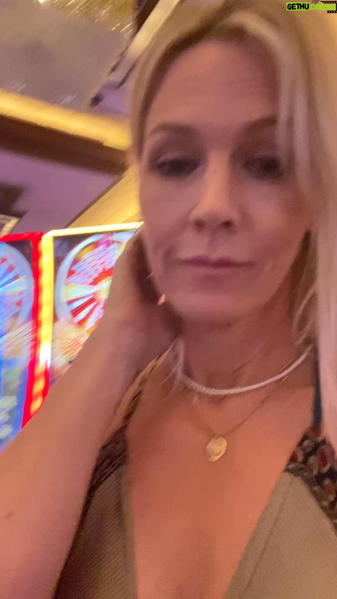 Jennie Garth Instagram - When he says “I’m just gonna run to the bathroom real quick” 🤣 Hard Rock Casino Cincinnati