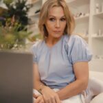 Jennie Garth Instagram - Another #triLift treatment done. Do you see those twitches?! That’s from targeting one of the root causes of facial aging, the muscles, and is what gives me that face lift-like effect without injections, surgery or downtime. I love seeing my face be more toned and defined after each treatment. I am a #triLiftBeliever and you can be too! Visit trilift.me for more info #ad @lumenis.aesthetic.us.ca #lumenis For important safety and product information, visit https://bit.ly/Info_Lumenis
