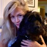 Jennie Garth Instagram - Doggie appreciation post!🐕‍🦺 I love her so much I can’t even explain it🖤 #pearl