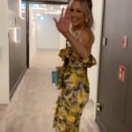 Jennie Garth Instagram – On my way! 
💛JG Berlin, Germany