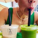 Jennie Garth Instagram - It’s a two smoothie kinda #tuesday Do you want the green one or the white one? I’m like 🤷🏼‍♀️ #smoothie #obsessed #health The truth is I drink a green/coco smoothie most everyday, def before I workout. My daughter thinks it’s disgusting😆. It gives me energy and it’s an easy way to start my day. Do you guys want the recipe? ♥️JG