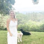 Jennie Garth Instagram - I love you so. Please don’t go… 🤍JG #summer #love #pearl