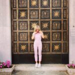 Jennie Garth Instagram - It’s a pink summer 💕☀️👙🎀 #thinkpink #barbie #pink #pinkpinkpink #summervibes #summer