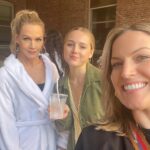 Jennie Garth Instagram - A little #bts on the set of @projectrunwaybravo My girls and I have watched this show since the very beginning so it was super fun to get to be a guest judge for the #90’s episode this All-Star Season. Thank you for having me @bravotv💕 @ninagarcia @elainewelteroth @brandonmaxwell @csiriano you are the true All Stars!🤩❤️ And anytime with you @danielmartin doing my makeup is heaven, I love you! Day 1 makeup by @taylorfitzgerald_ Hair by @valeriethehairstylist 😍 And of course dressed by the one and only @csiriano 💗 New York, New York