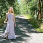 Jennie Garth Instagram – Natural Daze ⭐️✨ 
Happy SUMMER everyone😘💕❤️

👗 @shopcartolina Germany