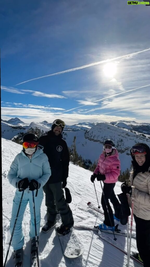 Jennie Garth Instagram - Our family trip to the snow❄️⛷️💕 We make getting away with our girls every year a top priority. The memories and laughs bring us closer with every crazy, spontaneous adventure. They will carry these traditions on with their future families. These are the memories that make all the hard work it took to get there worth it! We all have something that’s worth all the work…what’s yours? 🖤JG #family #love #snow #skiing #ichooseme Jackson Hole, Wyoming