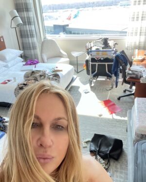 Jennifer Coolidge Instagram - Hi