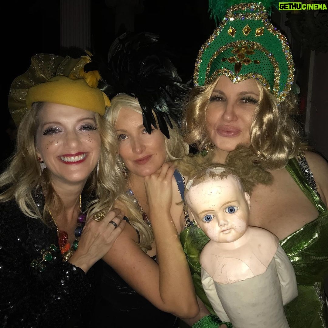 Jennifer Coolidge Instagram - Look! There's more! Yippeeeee! New Orleans, Louisiana
