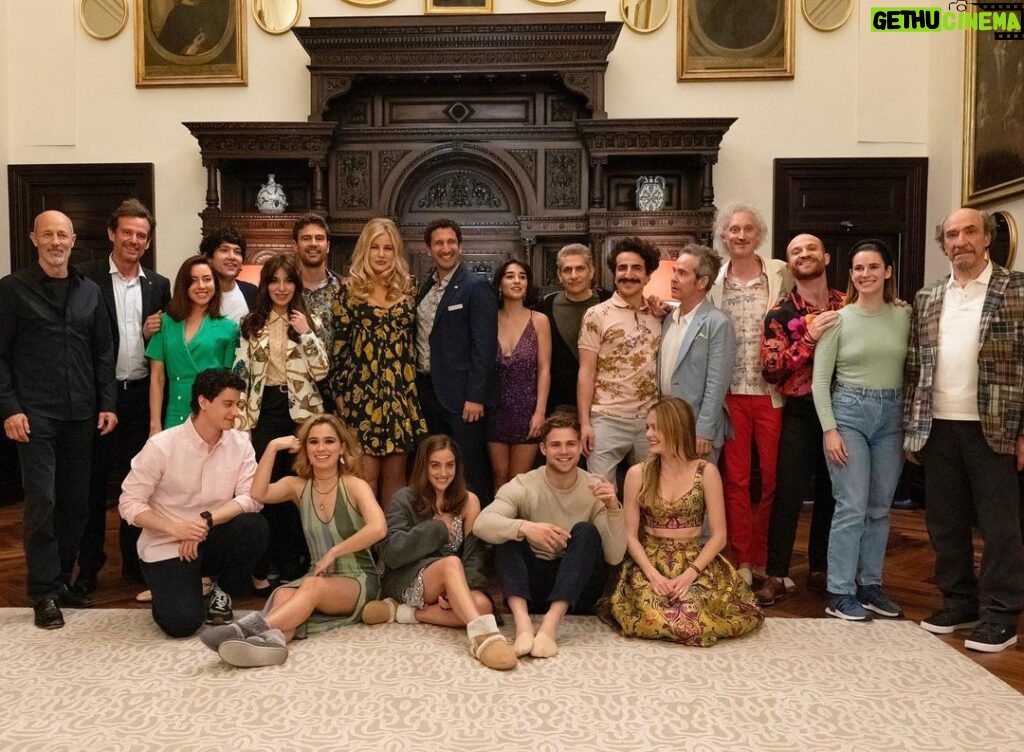 Jennifer Coolidge Instagram - To everyone who worked on #TheWhiteLotus, congrats on the multiple #GoldenGlobes nominations 🎉 I’m brimming with gratitude to have been in the company of such a charismatic group of people! Strolling the streets of Sicily with these actors was beyond my wildest dreams ❤️💕 If you get a chance, stop by the graveyard 😉🌊 Sicily, Italy