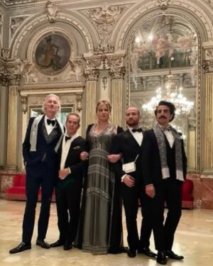 Jennifer Coolidge Instagram - “Portia, these are some high-end gays!” #TheWhiteLotus ✨✨✨