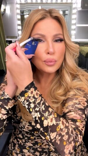 Jennifer Coolidge Instagram - Something exciting lined up for you next week with @Discover… stay tuned 👀💥💳 Discover Bank, Member FDIC #paidpartner #ad