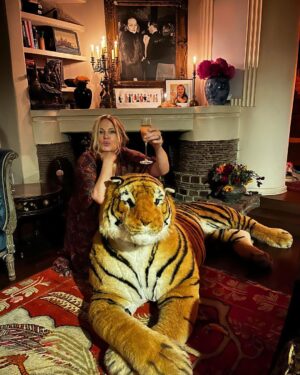 Jennifer Coolidge Instagram - I just want to take a very quick moment to say wow, thank you! Very grateful to @televisionacad for all of the Emmy love for @thewhitelotus  I am honored to be recognized with my fellow nominees and brilliant castmates! Xoxo Goodnight!! ❤️🌙