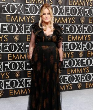 Jennifer Coolidge Instagram - Congratulations to last night’s #Emmy winners & thank you to the @TelevisionAcad 💛✨ Carol Burnett, Christina Applegate, Peter Dinklage & Niecy Nash were some of my highlights of the night 😍