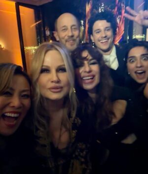 Jennifer Coolidge Instagram - Congratulations to last night’s #Emmy winners & thank you to the @TelevisionAcad 💛✨ Carol Burnett, Christina Applegate, Peter Dinklage & Niecy Nash were some of my highlights of the night 😍