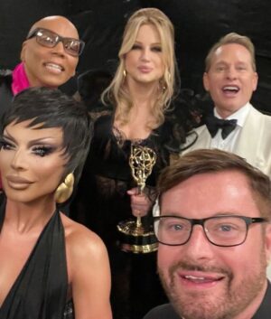 Jennifer Coolidge Instagram - Congratulations to last night’s #Emmy winners & thank you to the @TelevisionAcad 💛✨ Carol Burnett, Christina Applegate, Peter Dinklage & Niecy Nash were some of my highlights of the night 😍