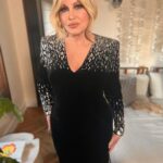 Jennifer Coolidge Instagram - #TIME100 was a well-deserved honor and salute to such an extraordinary combination of people all together under one roof! ❤️🙏 @TIME See them be honored and hear their toasts tonight at 7/6c on ABC and streaming on Hulu & Disney+ xoxoxo New York, New York