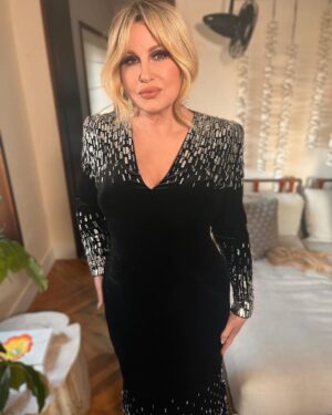 Jennifer Coolidge Instagram - #TIME100 was a well-deserved honor and salute to such an extraordinary combination of people all together under one roof! ❤️🙏 @TIME 

See them be honored and hear their toasts tonight at 7/6c on ABC and streaming on Hulu & Disney+ xoxoxo