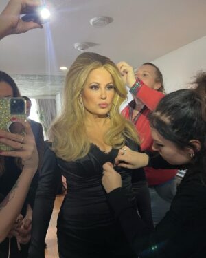 Jennifer Coolidge Instagram - Thank you for the fab party @VanityFair !!! You went above and beyond…. A bunch of expert party planning people involved that was very clear - Just when you thought you couldn't wear your  excruciating heels for one more sec.... A girl (yeah they're like way more substantial) and boy came over to me and asked me if I'd like to wear some comfortable shoes home --I said “YESSSS! Are you serious!?” So they handed me a pair of black "Rothy's"..... They made sure to tell me that they were  made from 100% recycled materials (mostly plastic bottles) Oh my god what a brilliant idea and it changed my night in an instant...and it turned my night into a dream!!!🙏❤️🙏❤️💋💋XOX