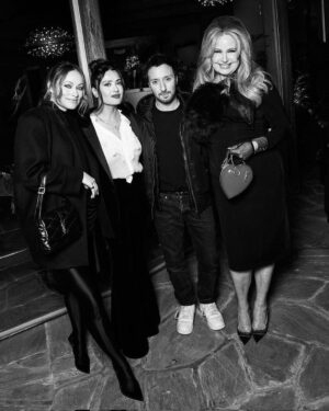 Jennifer Coolidge Instagram - #Oscars weekend with @WMag for @YSL ❤️ Running into some fab old friends and making new ones too!!
