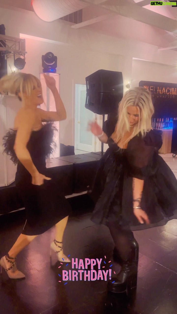 Jenny McCarthy-Wahlberg Instagram - Happy birthday #bff @colstoetz You crazy dancing fool. Love you. 💃💃❤️