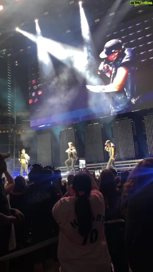 Jenny McCarthy-Wahlberg Instagram - NKOTB. Live. 💕 #Boston