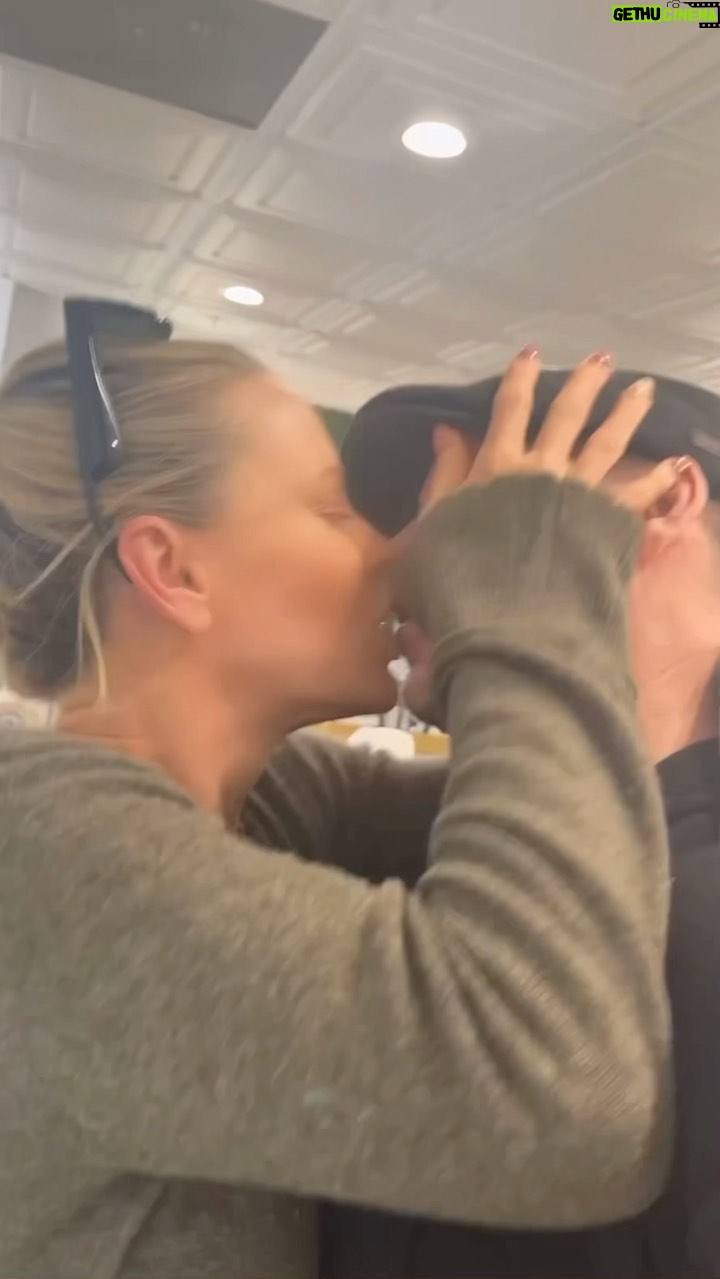 Jenny McCarthy-Wahlberg Instagram - This is a true story. Except for the parts that were totally made up. Stay tuned for more fun with me and @donniewahlberg . @french.medspa.stcharles #stcharles #Illinois #spaday #medspa #cryotherapy #emsculpt