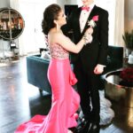 Jenny McCarthy-Wahlberg Instagram - #prom 2022 @evanjasher and @natalie_isabella20 looking gorgeous! 💕