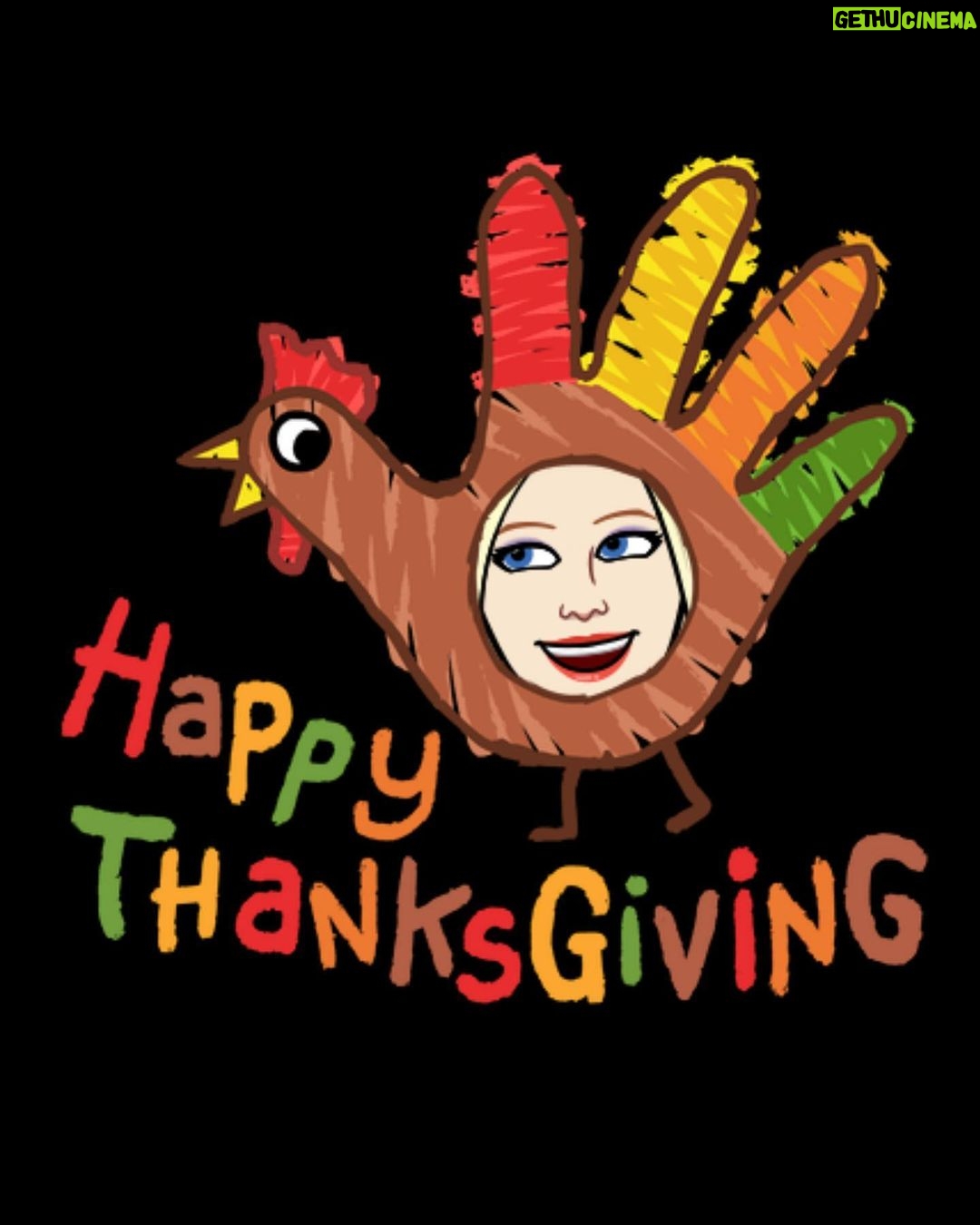 Jenny McCarthy-Wahlberg Instagram - Happy Thanksgiving to all my friends here. Grateful for your ❤️ and support. Love you guys. ❤️💕😍🦃