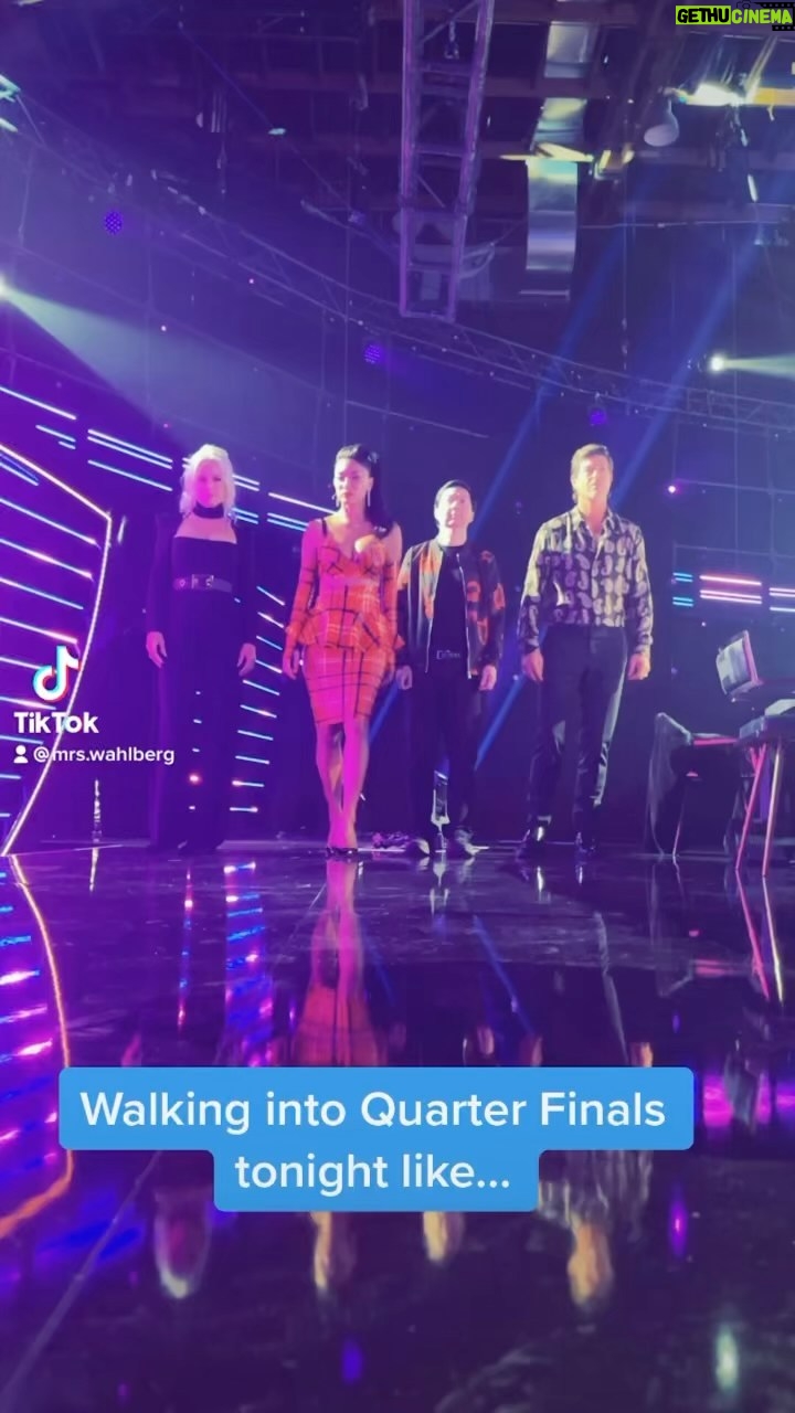Jenny McCarthy-Wahlberg Instagram - Tonight! Quarter Finals. Do you have a favorite to win yet? @maskedsingerfox