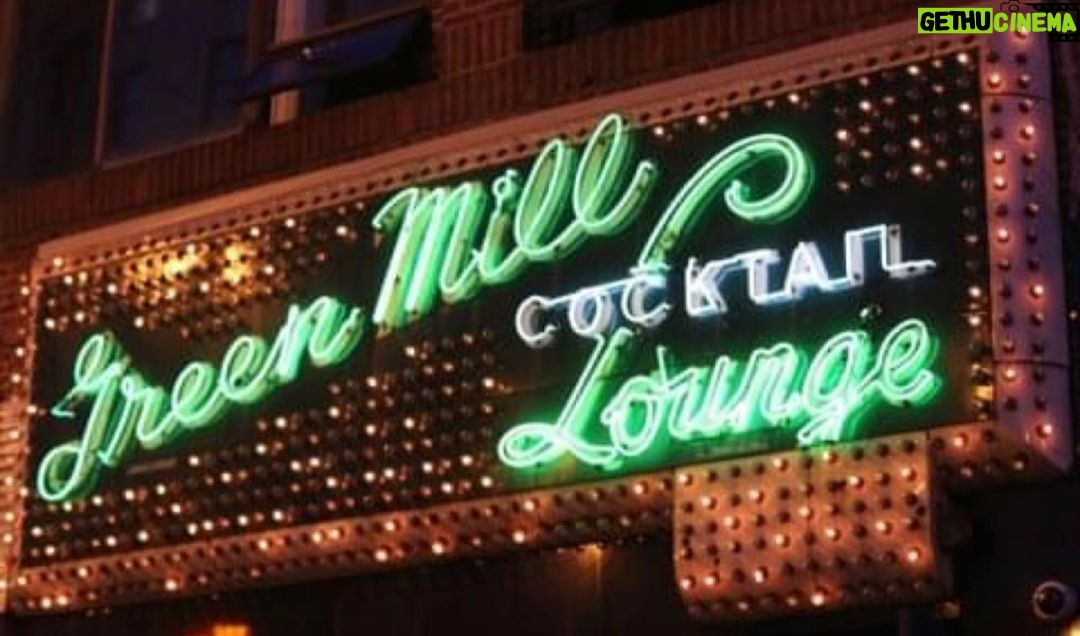 Jenny McCarthy-Wahlberg Instagram - Hey #Chicago! Look what opens back up today! #GreenMill #Jazz #drinks #dance β€οΈπΈπ