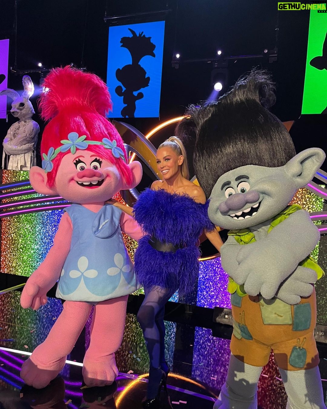 Jenny McCarthy-Wahlberg Instagram - Sweet episode of @maskedsingerfox tonight! Hope you can tune in! @trolls are on the show tonight. Ken must feel really at home. 😂 #themaskedsinger