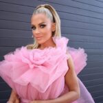 Jenny McCarthy-Wahlberg Instagram - Glam Squad nod for tonight’s @maskedsingerfox @beautybyangee @warrenalfiebaker @princeangelll @formlessbeautybyjenny