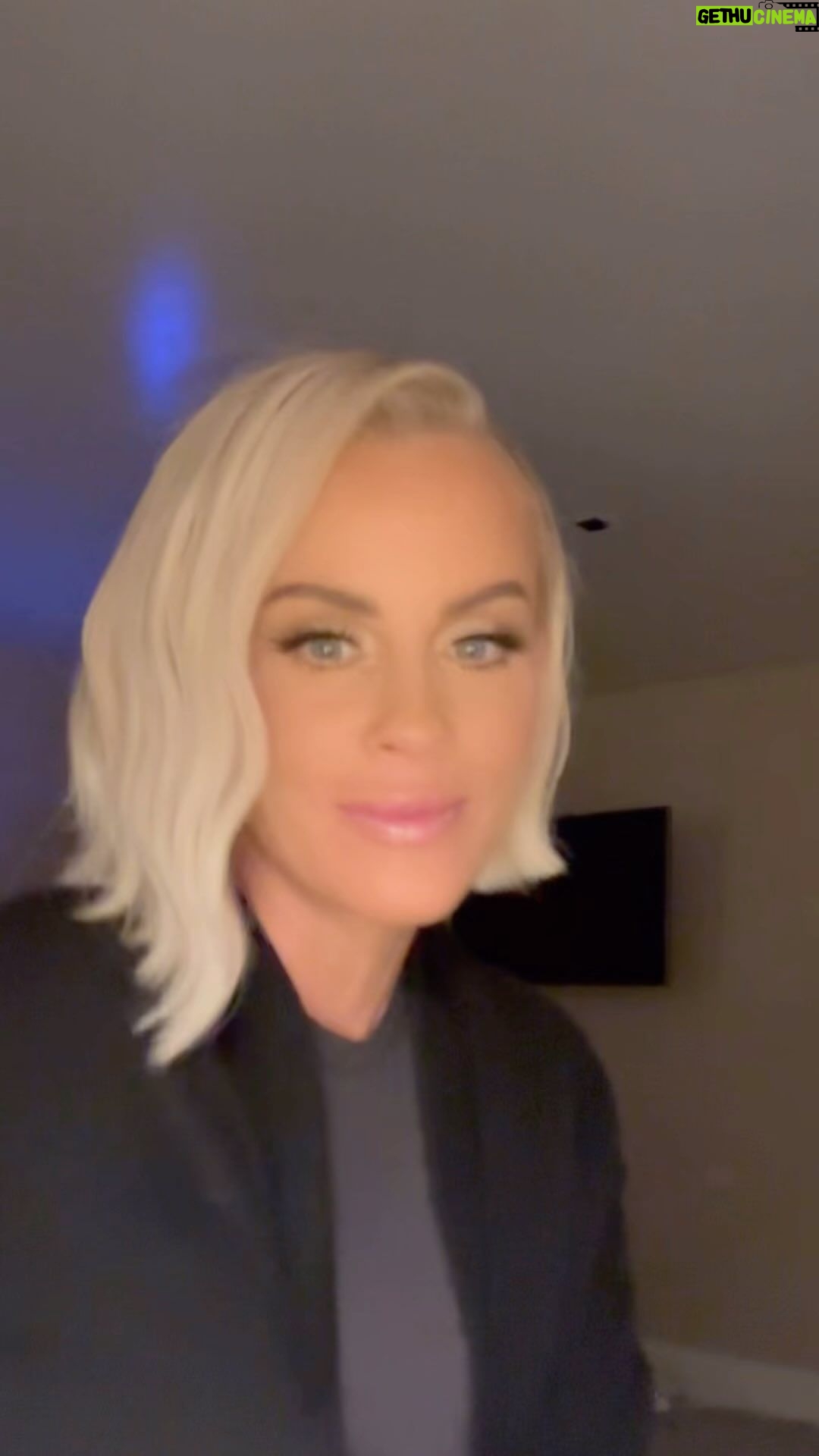 Jenny McCarthy-Wahlberg Instagram - Come support the launch of the Breakout Film Festival for young filmmakers @arcadatheatre in #stcharles #Illinois go to Eventbrite for tickets. Share with friends and fam. ❤️😎💫 #filmfestival #filmphotography #festival #chicago #breakoutfilmfestival