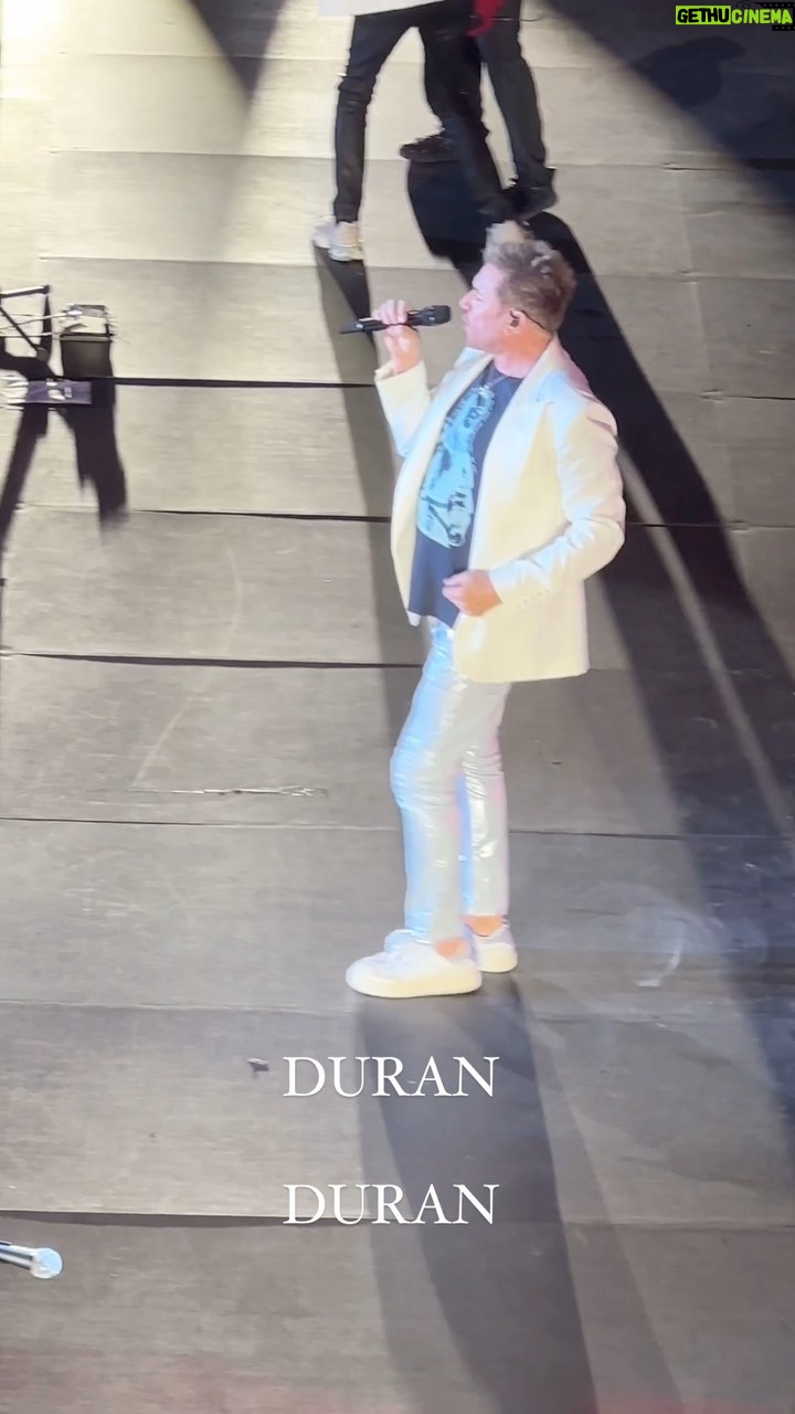 Jenny McCarthy-Wahlberg Instagram - Amazing Anniversary/Birthday with @duranduran & @nilerodgers in #Chicago 💖 for the hubby @donniewahlberg @drkarenfrench @eddie.french #concert #DuranDuran