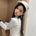 Jeon So-yeon Instagram – 작년 한 해도 많은 분들 덕에 따뜻했습니다💕
아이들이 된 후 늘 작년보다 행복한 올해를 보내게 되는 거 같아요 지금 이 감사함을 잊지 않고 한발 더 어른에 다가갈게요!
모두 건강하고 틈틈이 행복한 일이 있길 바래요 올해도 잘 부탁해요 네버버 새해 복 많이 받으세요💌