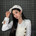 Jeon So-yeon Instagram – 작년 한 해도 많은 분들 덕에 따뜻했습니다💕
아이들이 된 후 늘 작년보다 행복한 올해를 보내게 되는 거 같아요 지금 이 감사함을 잊지 않고 한발 더 어른에 다가갈게요!
모두 건강하고 틈틈이 행복한 일이 있길 바래요 올해도 잘 부탁해요 네버버 새해 복 많이 받으세요💌