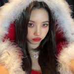 Jeon So-yeon Instagram – 메리크리스마스🤶남은시간까지 마음 따듯한 휴일 보내길 🙏