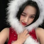 Jeon So-yeon Instagram – 메리크리스마스🤶남은시간까지 마음 따듯한 휴일 보내길 🙏