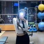 Jeon So-yeon Instagram - 💛💙💙