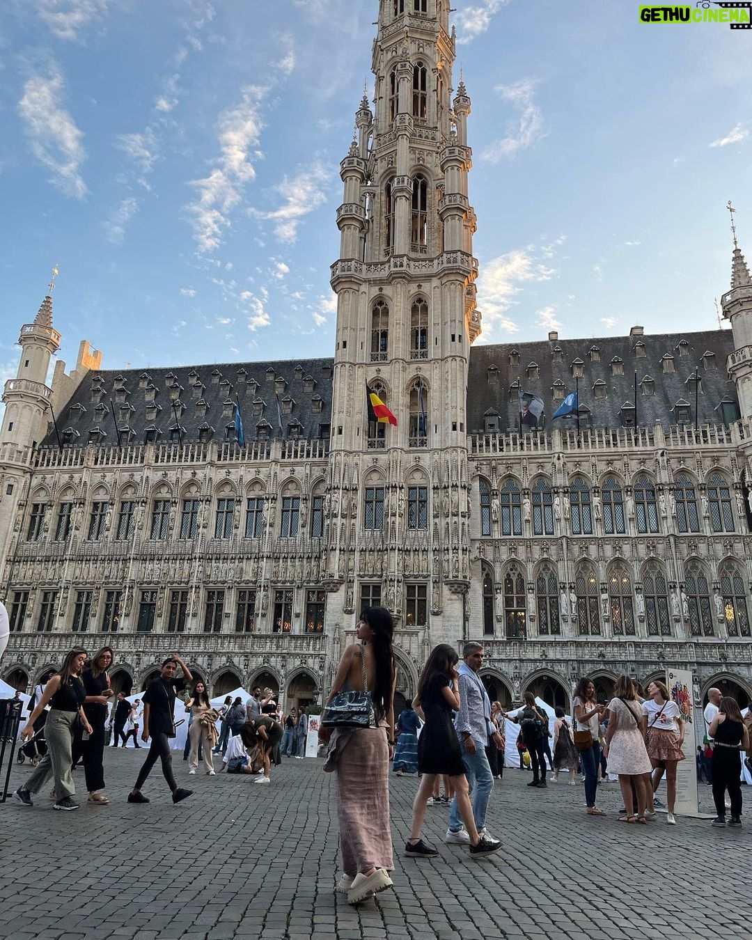 Jeon So-yeon Instagram - 북적북적 Brussels,Belguim