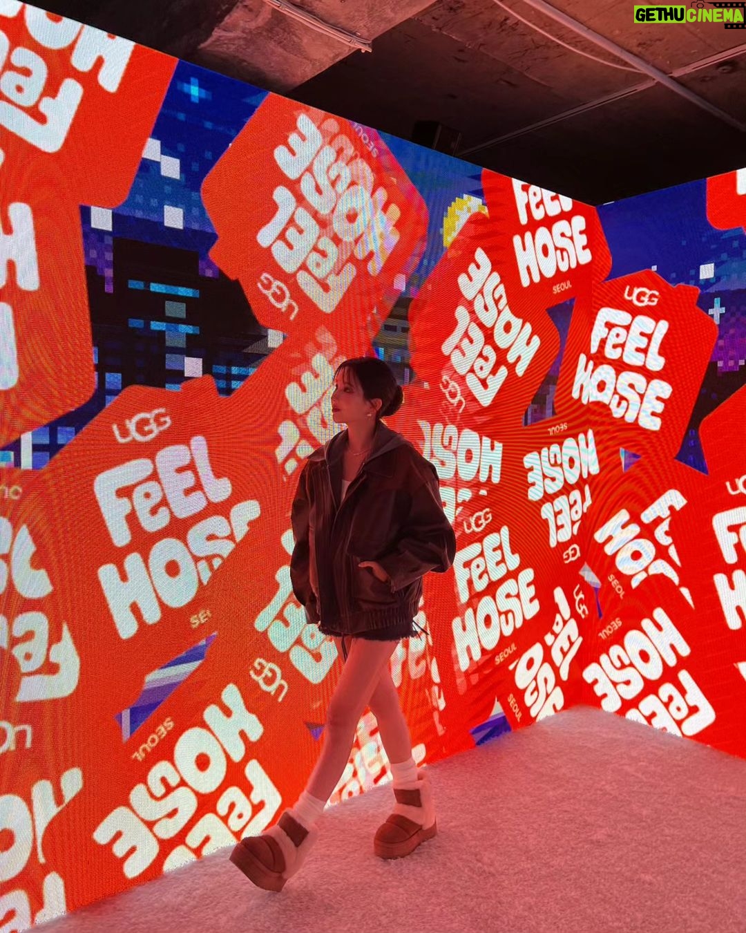 Jeon So-yeon Instagram - UGG FEEL HOUSE 🤍🤎💙 성수동