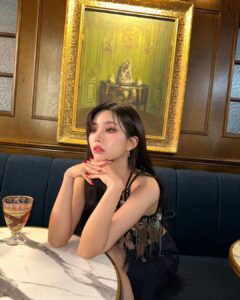 Jeon So-yeon Instagram - Nobody🤩