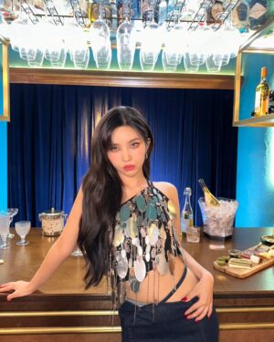 Jeon So-yeon Instagram - Nobody🤩