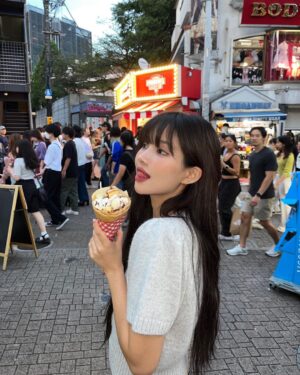 Jeon So-yeon Instagram - 🦋